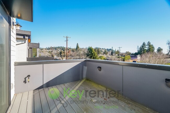 Building Photo - Live the Alki Lifestyle with Park and Beach at Your Door