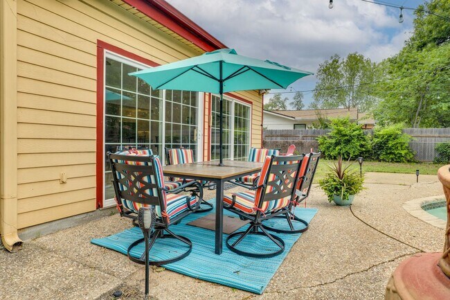 Building Photo - 3002 Stardust Dr