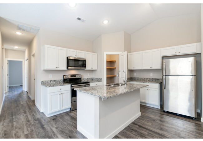Building Photo - 596 E Martens Ct