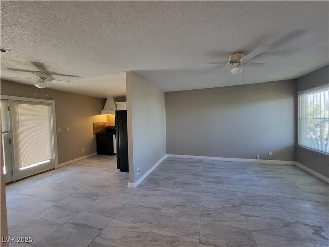 Building Photo - 261 E Van Wagenen St