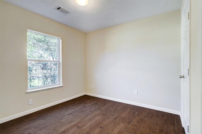 Building Photo - 18319 Austin Oak Ln