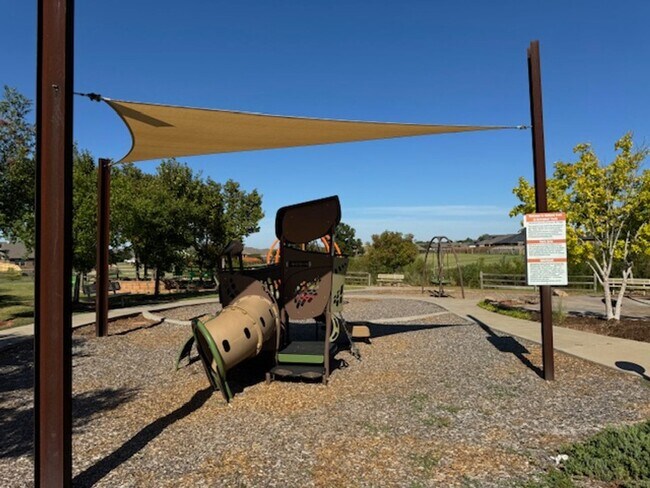 Building Photo - 3 bed 2 bath located in Norman, with neigh...