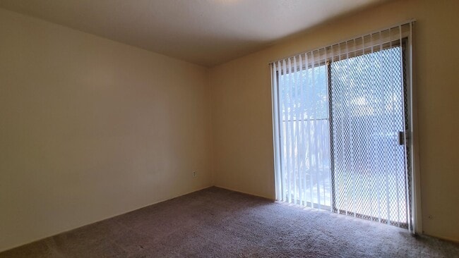 Building Photo - 532 Chama St SE