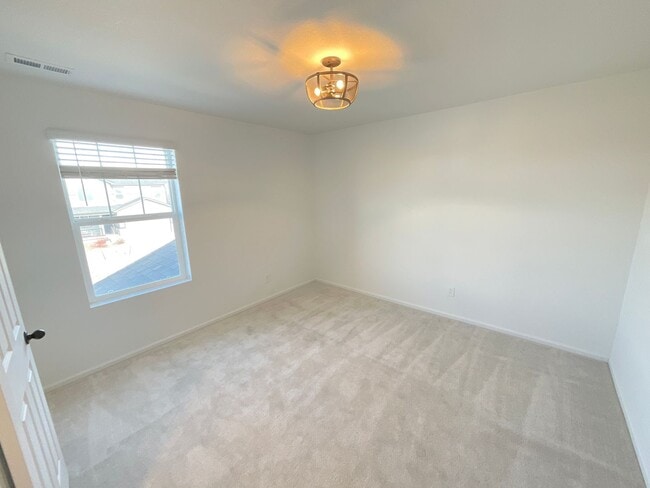 Building Photo - 3 Bedroom Home Available Near N Powers Blvd & Dublin Blvd!