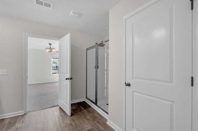 Building Photo - 4 Bedroom 3 Bath Home Located in Shell Pointe at Cobblestone Village in Summerville!