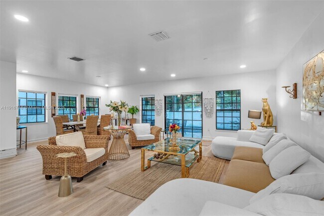 Building Photo - 4419 Hidden Harbour Terrace