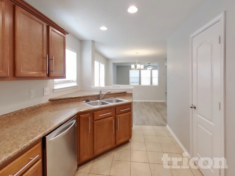 Building Photo - 11059 Barclay Point