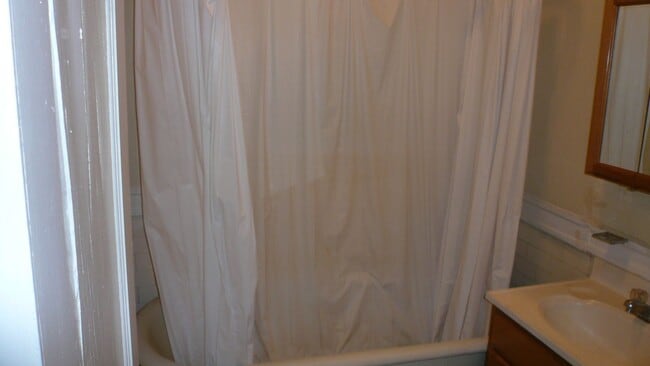 Building Photo - Packards Corner 3 bed split Heat Hw Inc NO FEE Students ok