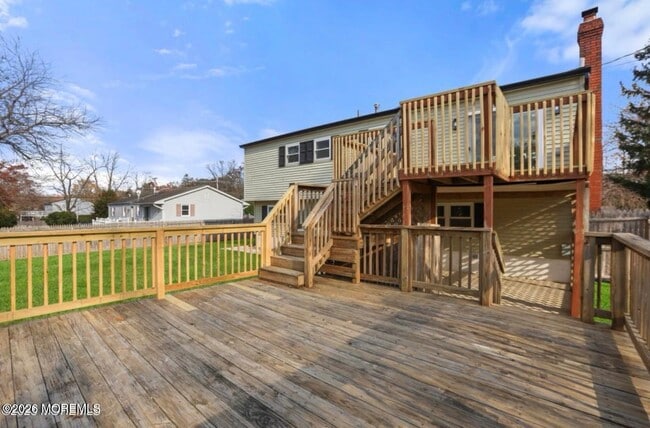 Building Photo - 112 Manhattan St