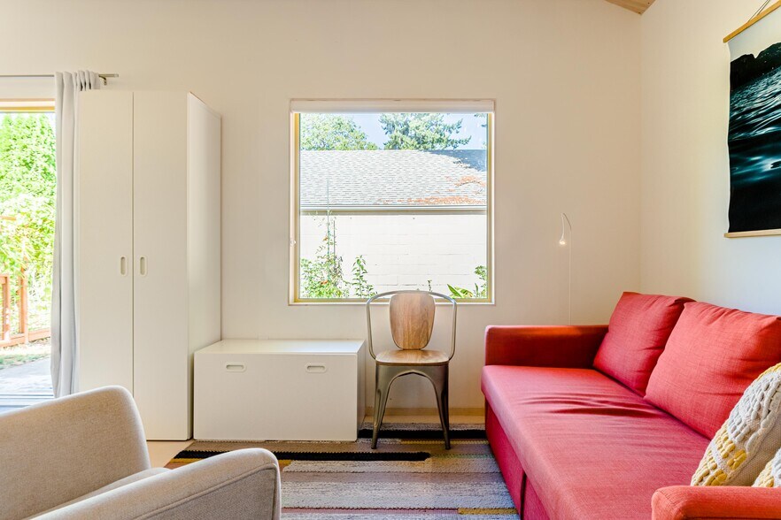 Building Photo - 8020 N Hurst Ave