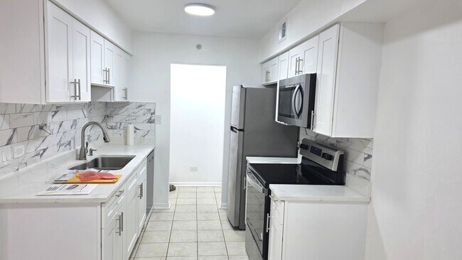 Primary Photo - 1001 Buccaneer Dr