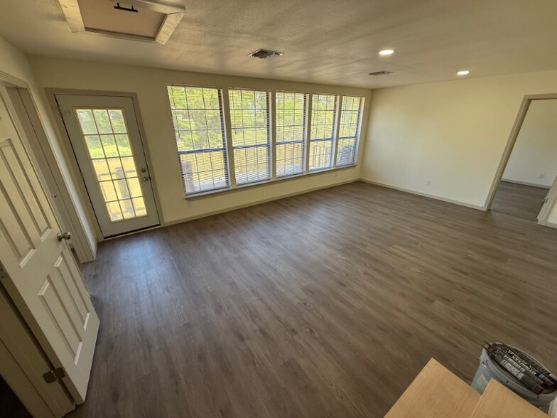 Building Photo - 4936 LA-1