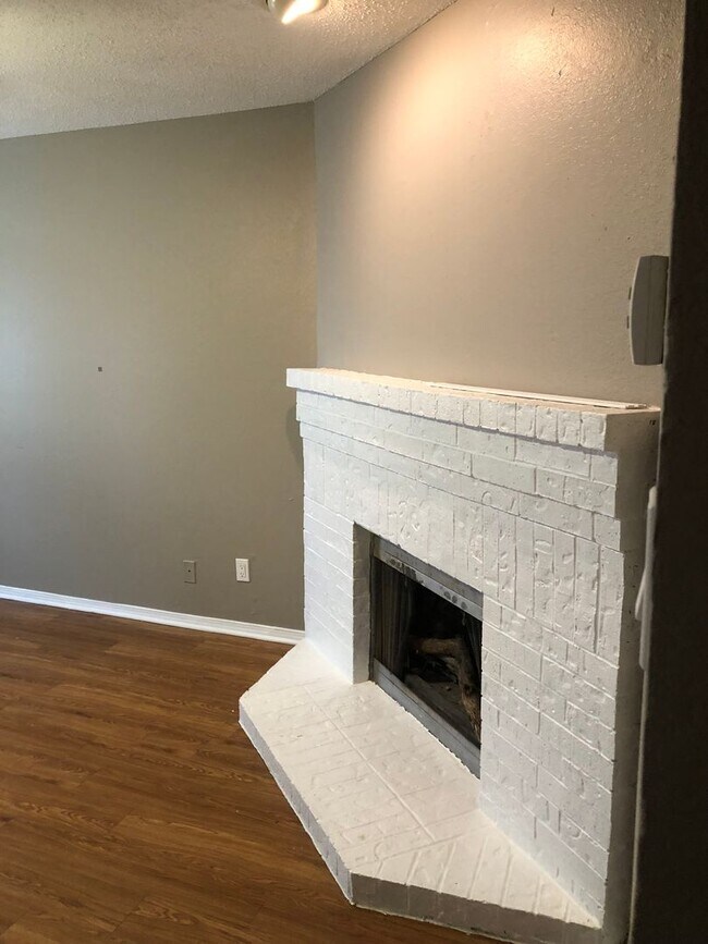Building Photo - 3063 Olympia Dr