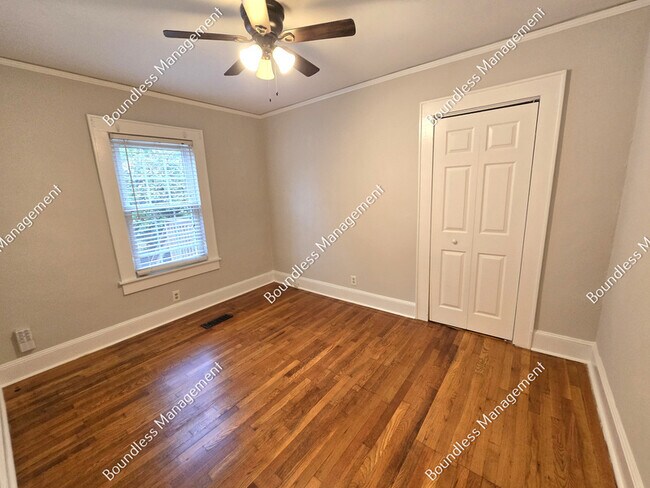 Building Photo - 2520 Constance St