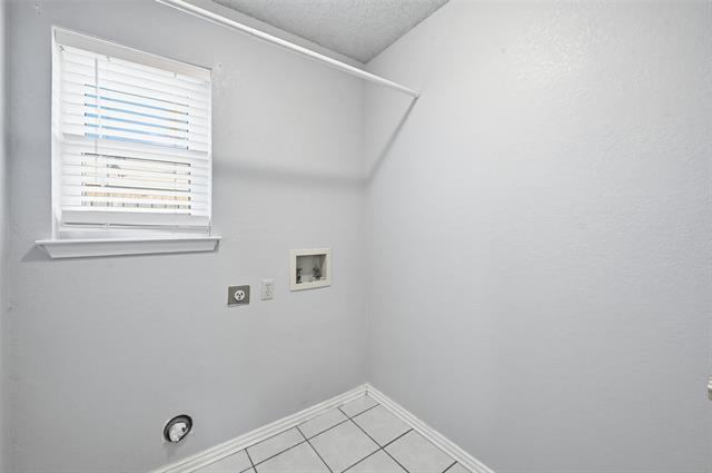 Building Photo - 6421 Fairview Dr