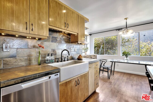 Building Photo - 24 Westwind St