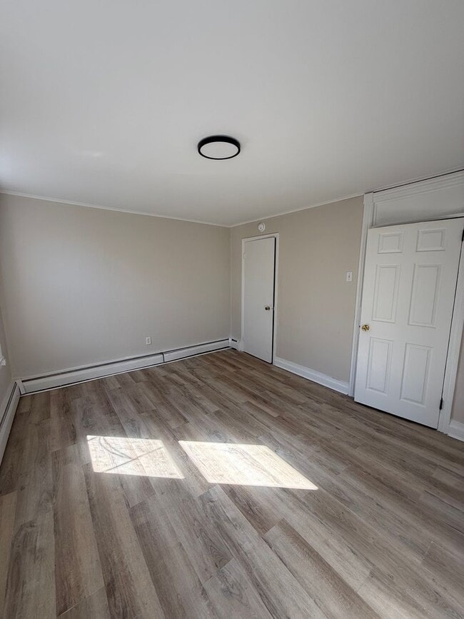 Building Photo - Spacious 3BR House in Columbia!