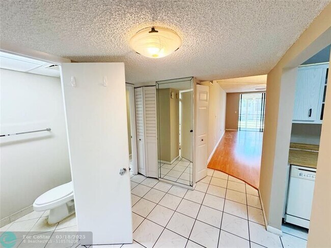 Building Photo - 1820 SW 81st Ave