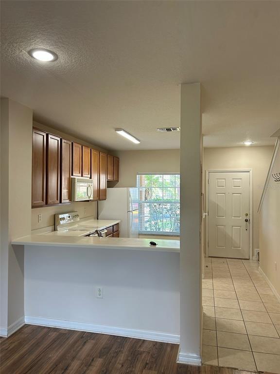 Building Photo - 765 Chelsea Dr