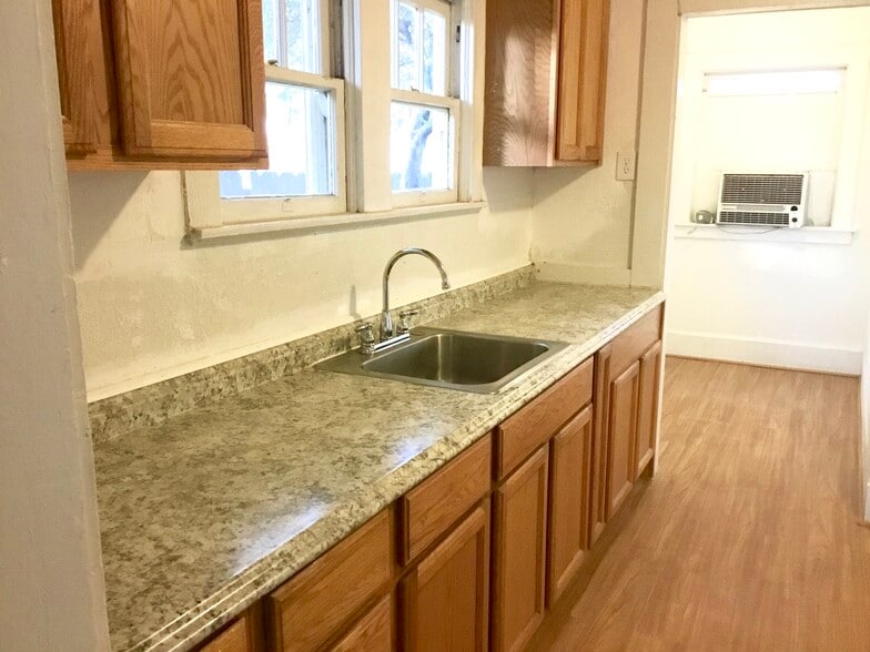 Building Photo - 2110 A St