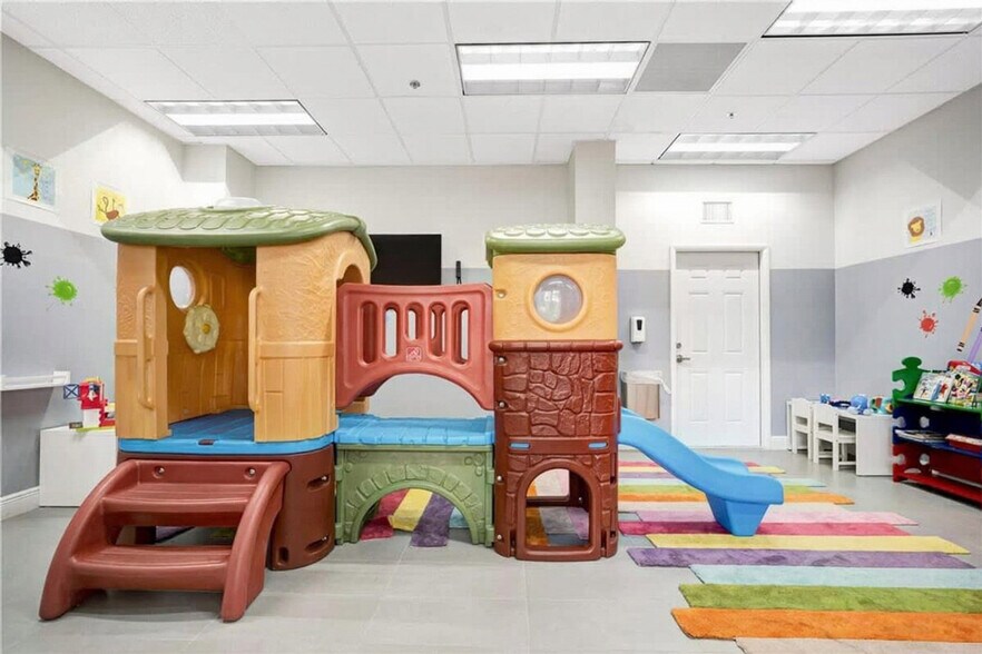 Building Photo - 1200 Brickell Bay Dr