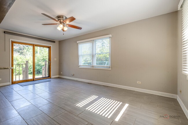 Building Photo - 697 Hickory Dr