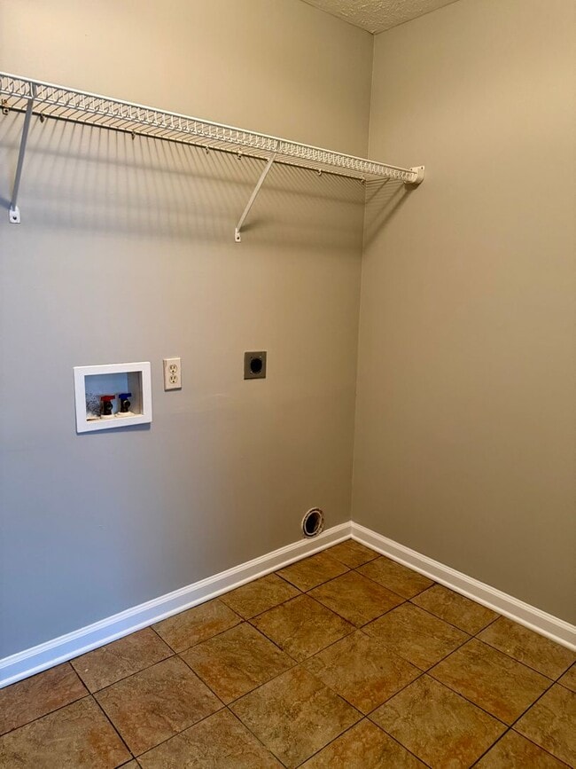 Building Photo - 00503