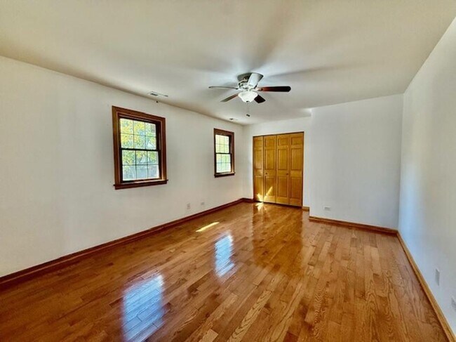 Building Photo - 4 bedroom in Naperville IL 60540