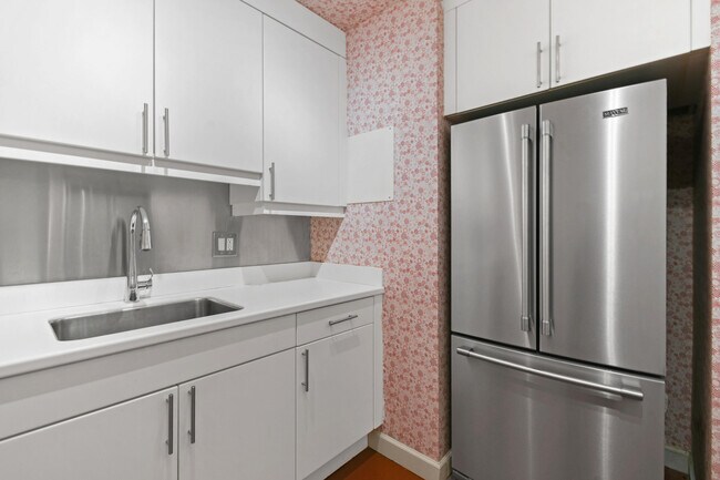 Building Photo - 170 N Ocean Blvd