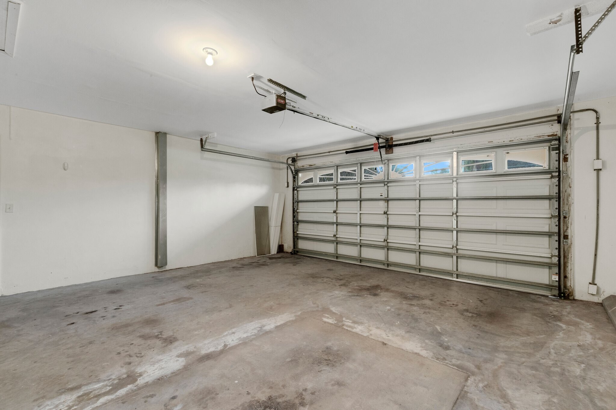 Building Photo - 1100 Pinellas Point Dr S
