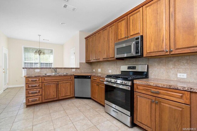 Building Photo - 3412 Crestwood Ln