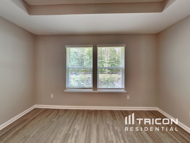 Building Photo - 470 Chandler Dr
