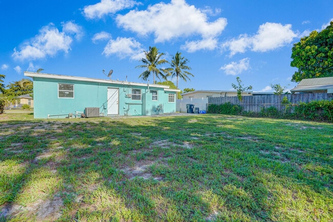 Building Photo - 1828 Maypop Rd