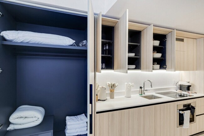 Building Photo - 36 NE 2nd St