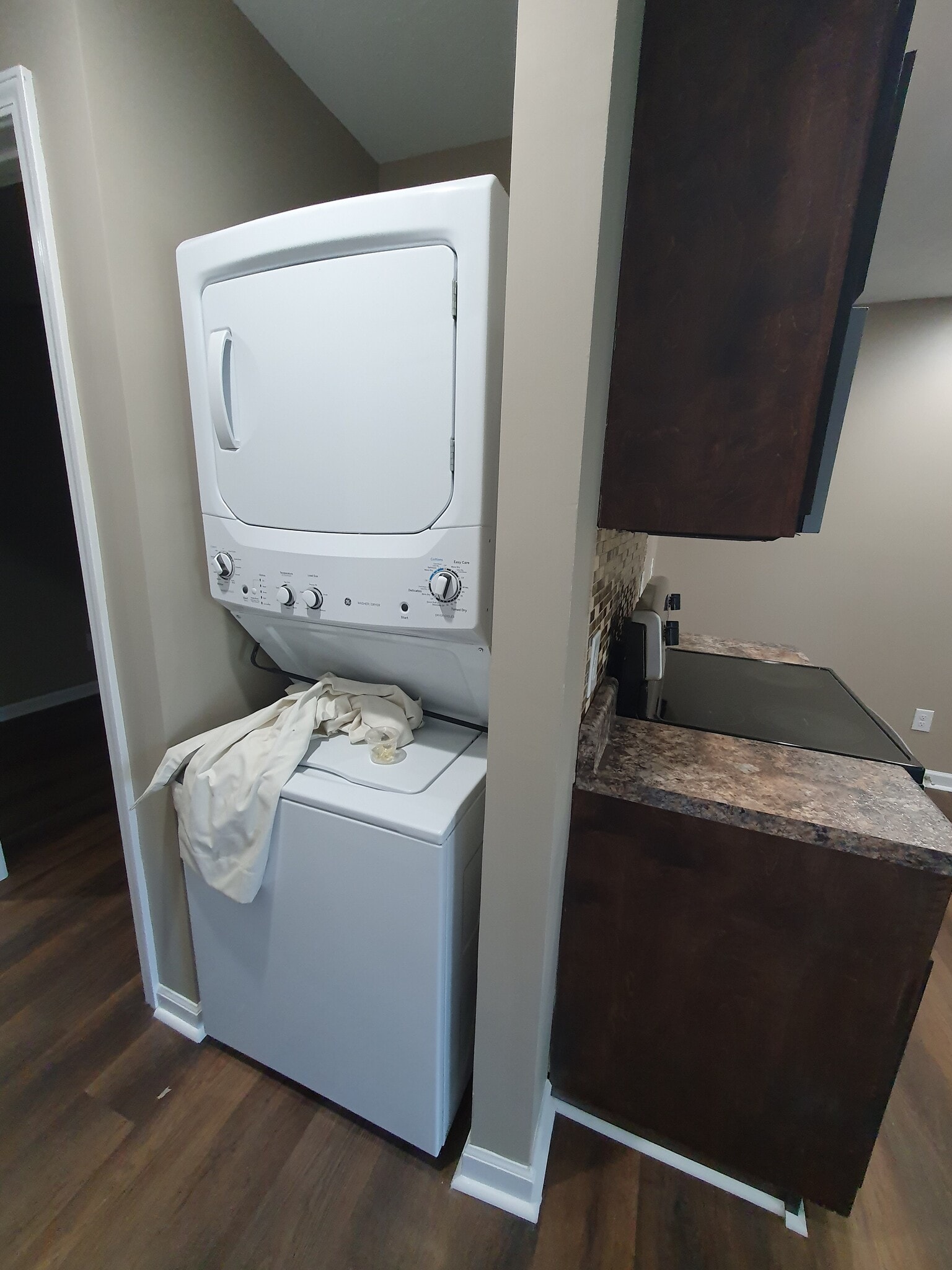 Building Photo - 406 Hedgemont Ave