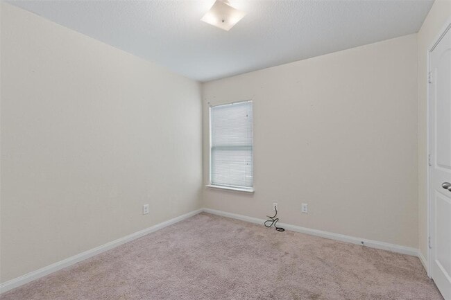 Building Photo - 360 Farmer Ln