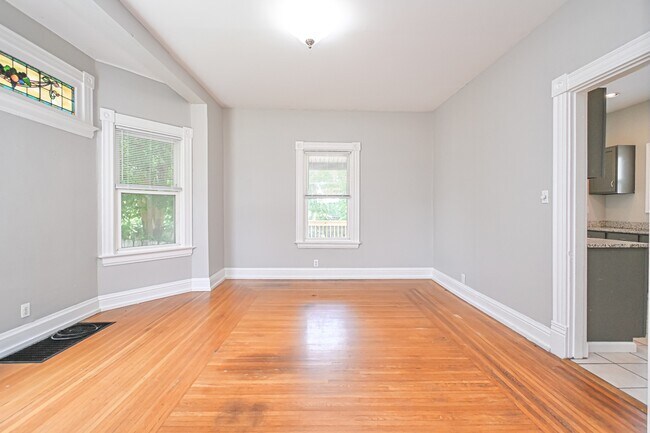 Building Photo - 4221 Bell St