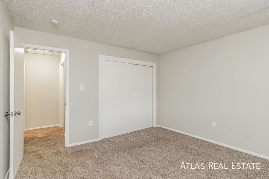 Building Photo - 64 Newport Cir