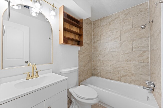 Building Photo - 1411 PI Cir