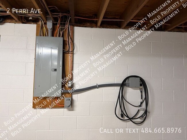 Building Photo - 2 Perri Ave