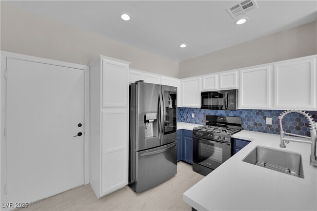 Building Photo - 8739 Villa Jeremiah Ln