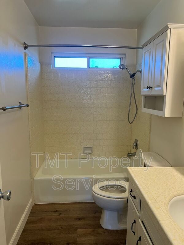 Building Photo - 2170 Seaview Ave
