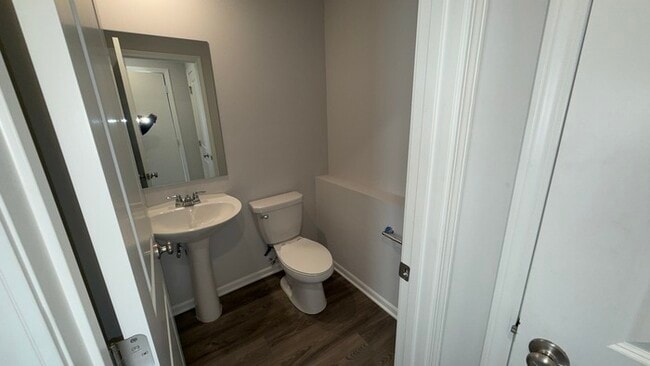 Building Photo - Lovely 3-Bedroom Home in a Quiet Kansas Ci...
