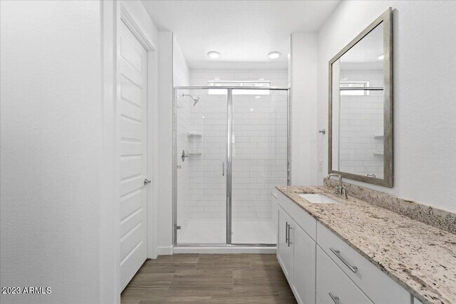 Building Photo - 17021 W Echo Ln