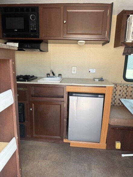 Building Photo - 196 13th St