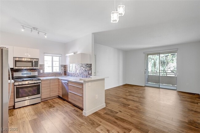 Building Photo - 75 N Valle Verde Dr