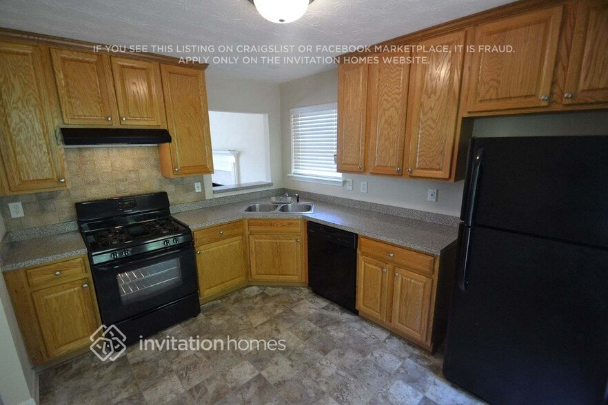 Building Photo - 4050 Lions Gate