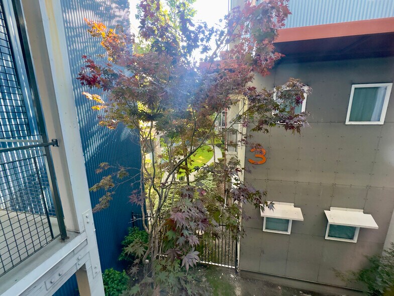 Building Photo - 1121 40th St