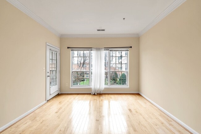 Building Photo - Beautiful 1 Bedroom 1 Bathroom Condo In Much Sought After Exchange At Van Dorn