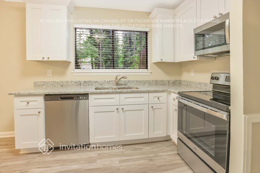 Building Photo - 8952 Saddlewood Dr